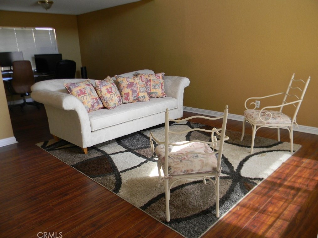 642 Mainsail Ln, Perris, CA 92571