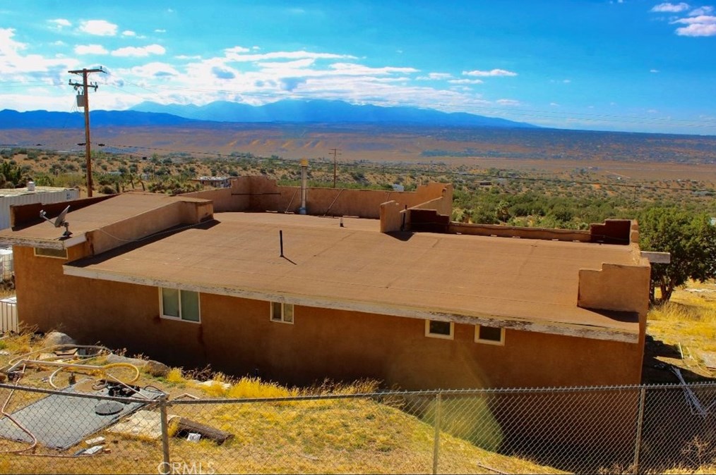 7426 Starlight Ln, Apple Valley CA  92308-8703 exterior