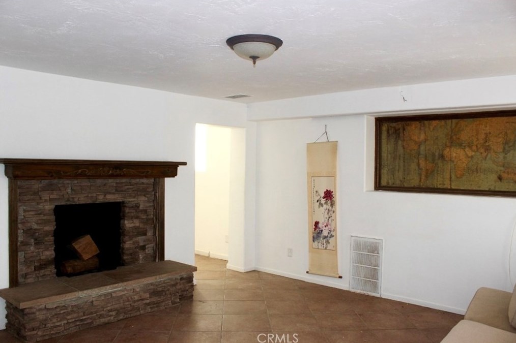 7426 Starlight Ln, Apple Valley CA  92308-8703 exterior