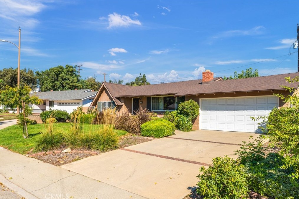 326 De Paul Rd, Claremont, CA 91711