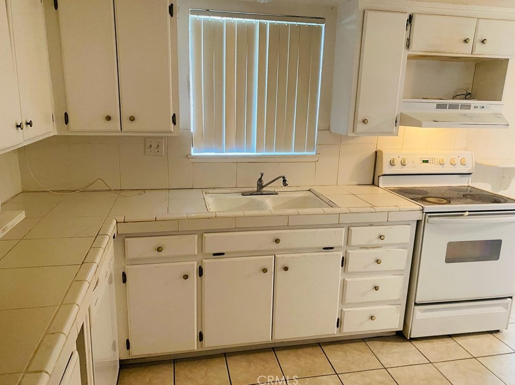 26124 Anawood Pl, Hemet, CA 92544
