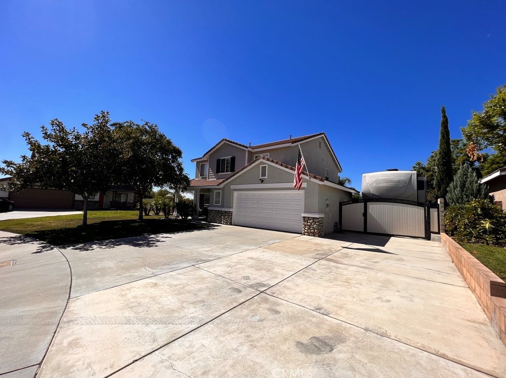 6798 Lindbergh Ave, Fontana, CA 92336-4162