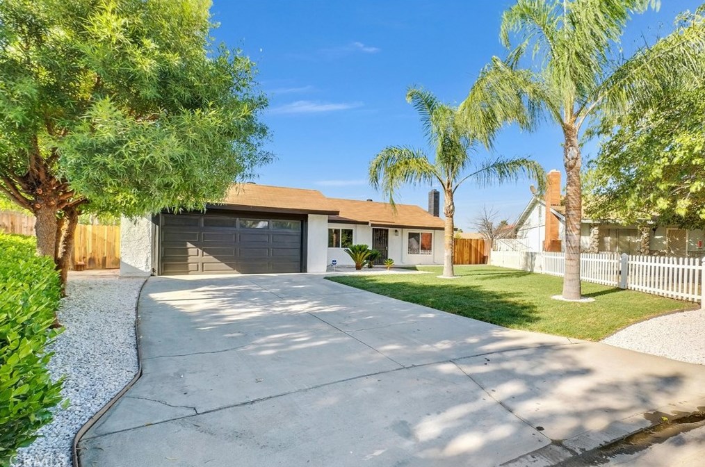 118 Turquoise Dr, Perris, CA 92571