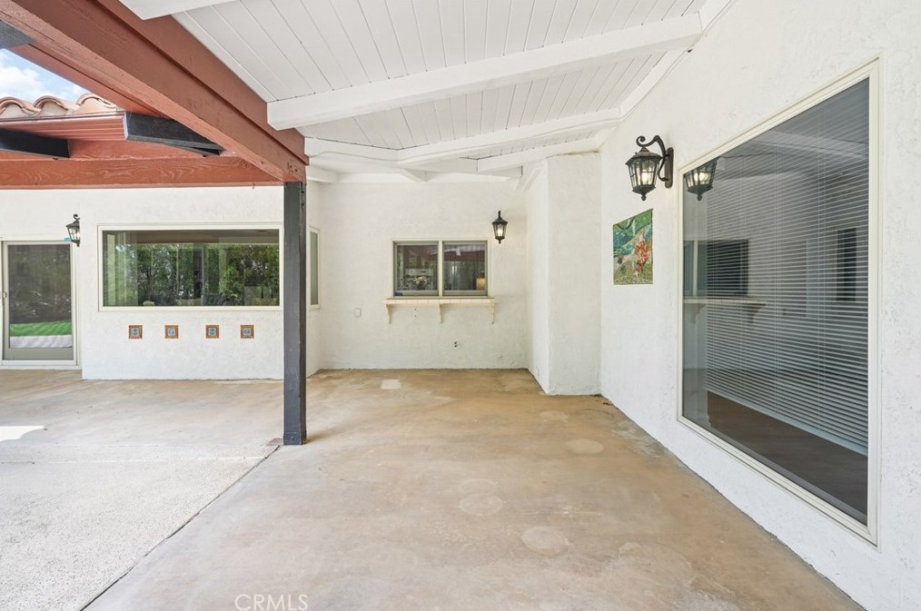 644 Mariposa Dr, Redlands CA  92373-7354 exterior