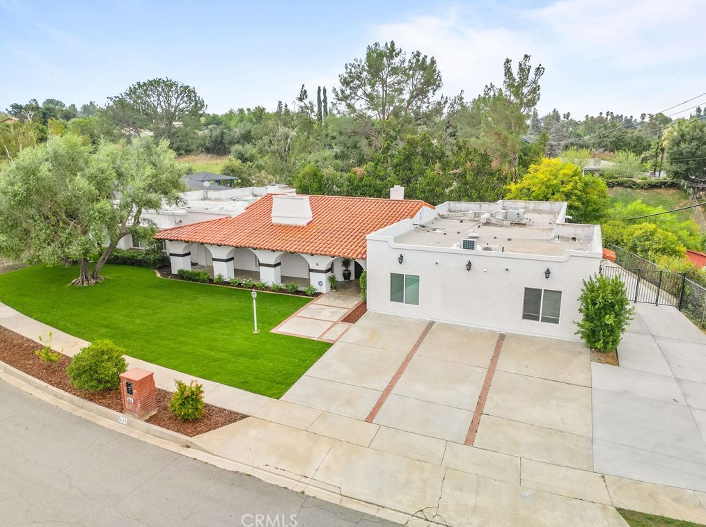 644 E Mariposa Dr, Redlands, CA 92373