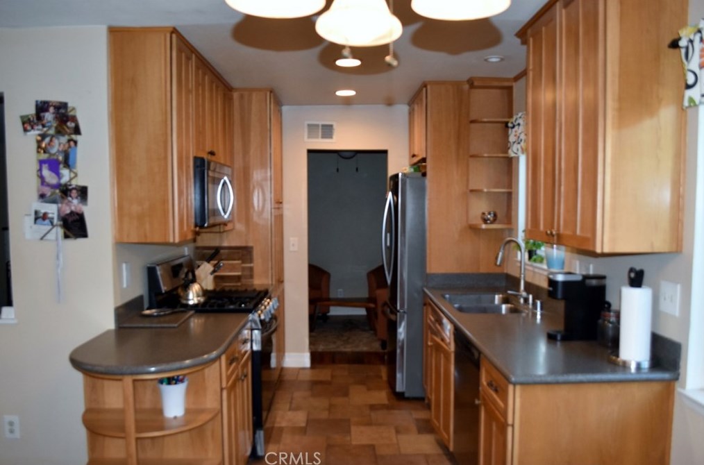 7648 Malachite Ave, Rancho Cucamonga, CA 91730