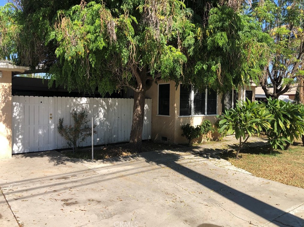 1105 Olive St, Colton, CA 92324-1611