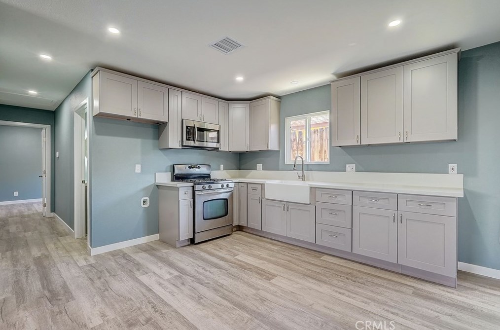 14070 Juniper St, Hesperia, CA 92345