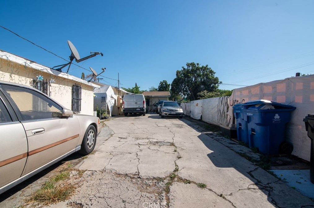 10972 Mckinley Ave, Los Angeles CA  90059-1555 exterior