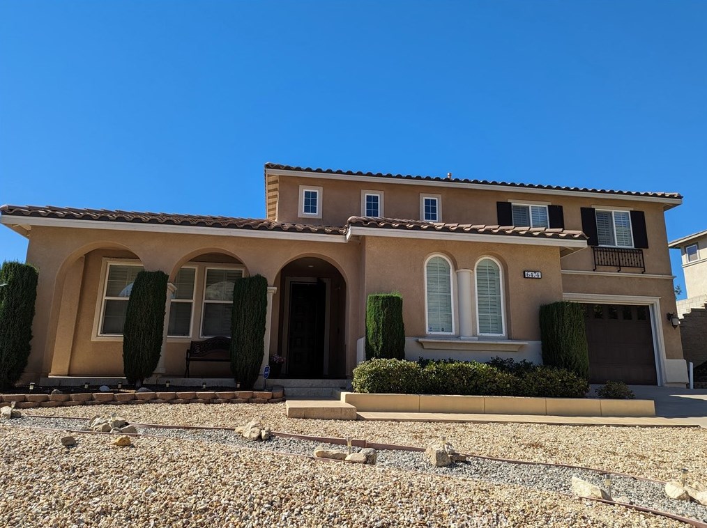 6474 Cloverhill Dr, Highland, CA 92346