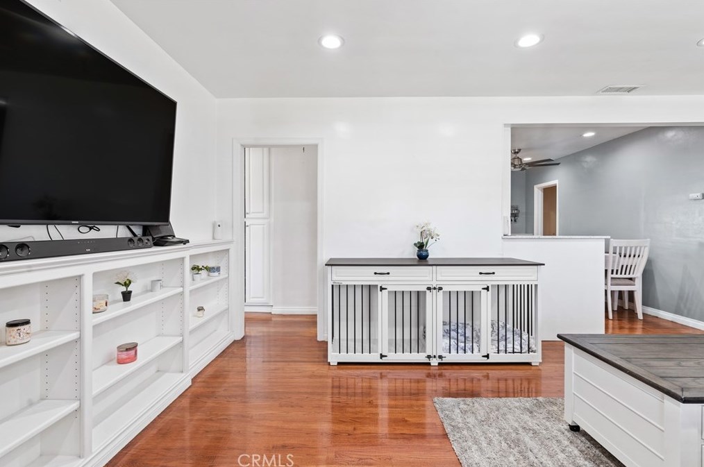 14733 Brink Ave, Norwalk CA  90650-5807 exterior