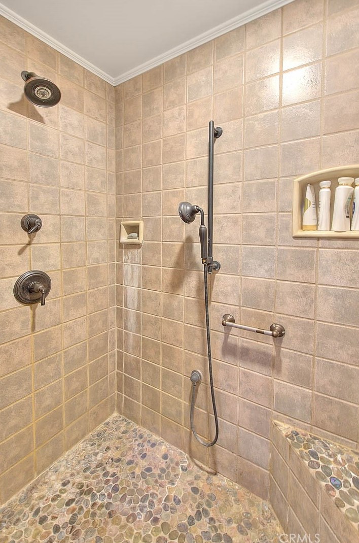 17410 Orchid Dr, Fontana CA  92335-4932 exterior