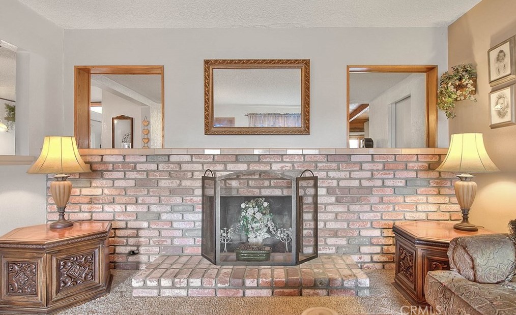 17410 Orchid Dr, Fontana CA  92335-4932 exterior