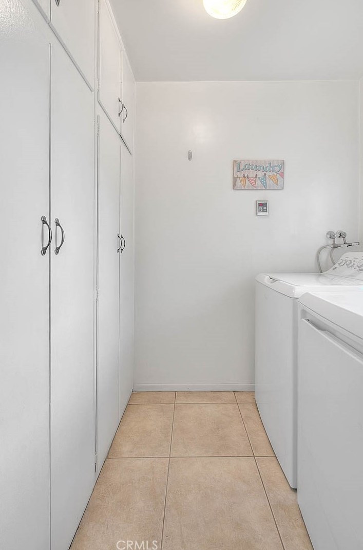 17410 Orchid Dr, Fontana CA  92335-4932 exterior