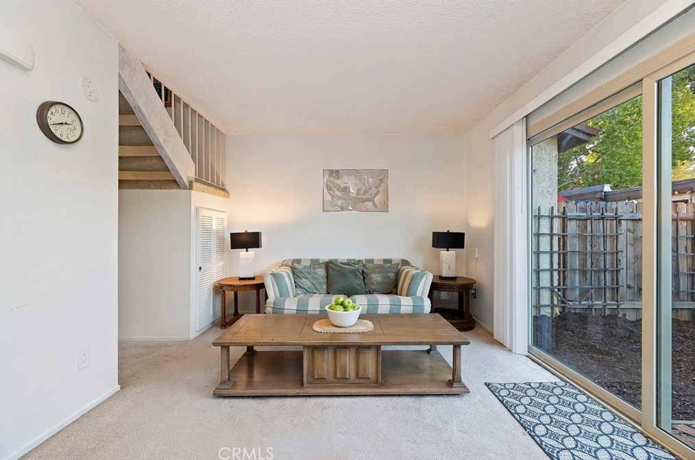 2858 Tropicana Dr, Riverside CA  92504-4206 exterior