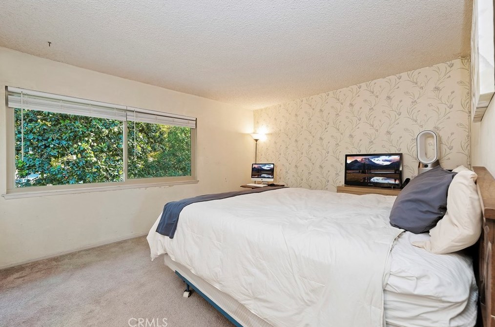 2858 Tropicana Dr, Riverside CA  92504-4206 exterior