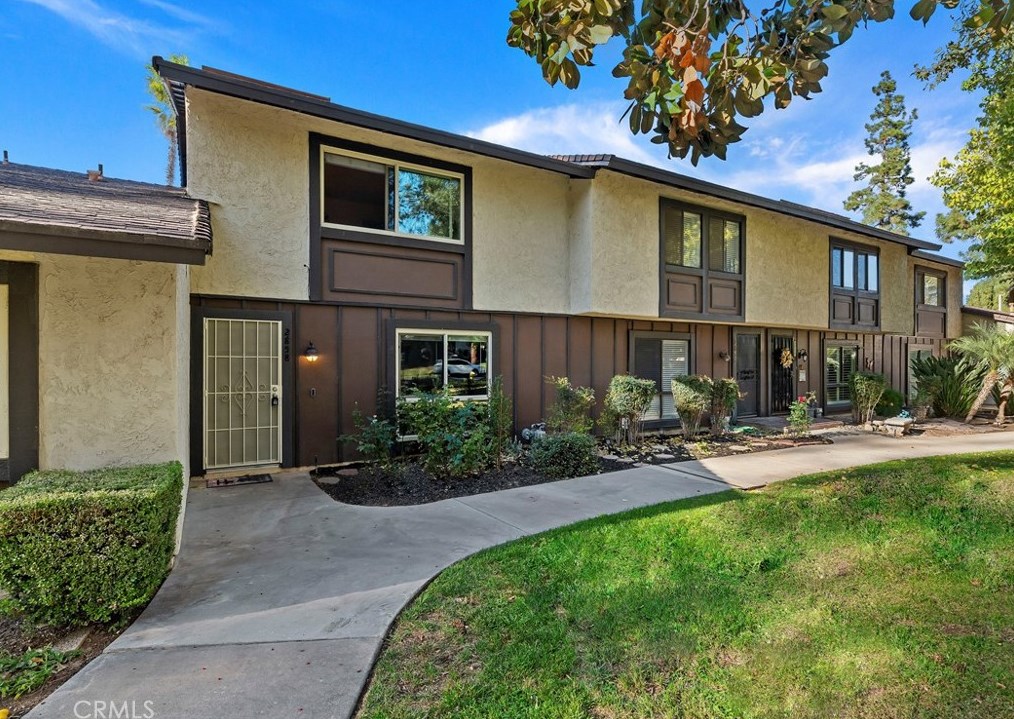 2858 Tropicana Dr, Riverside CA  92504-4206 exterior