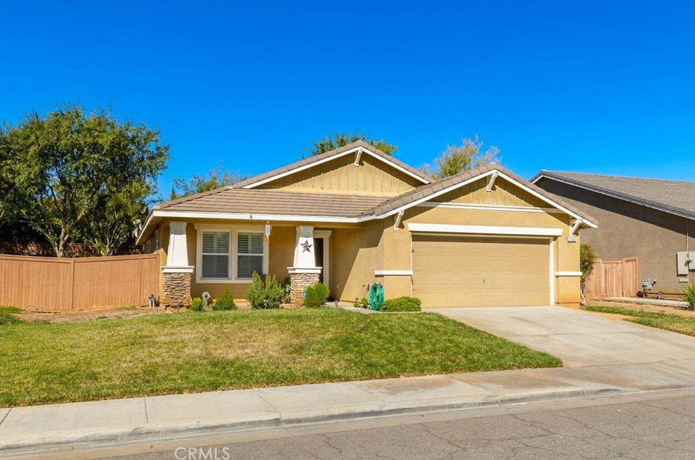 1390 Sweetpea Ln, Beaumont, CA 92223