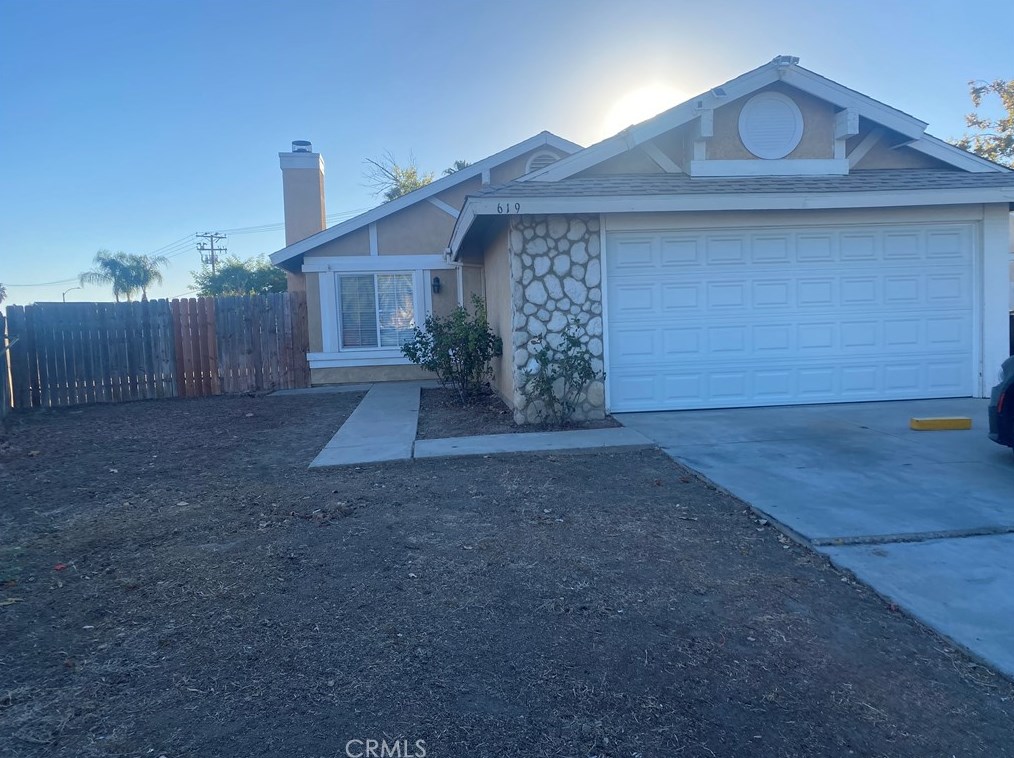 619 Clearwater Dr, Perris, CA 92571