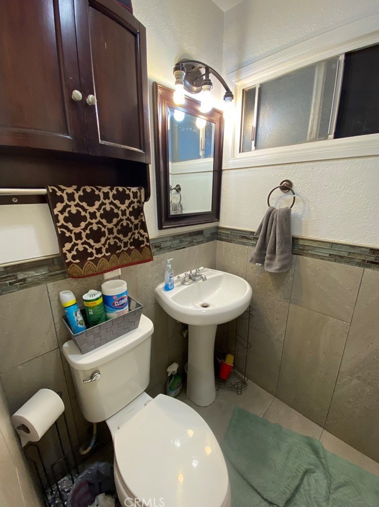 8912 San Vicente Ave, Riverside CA  92503-2737 exterior