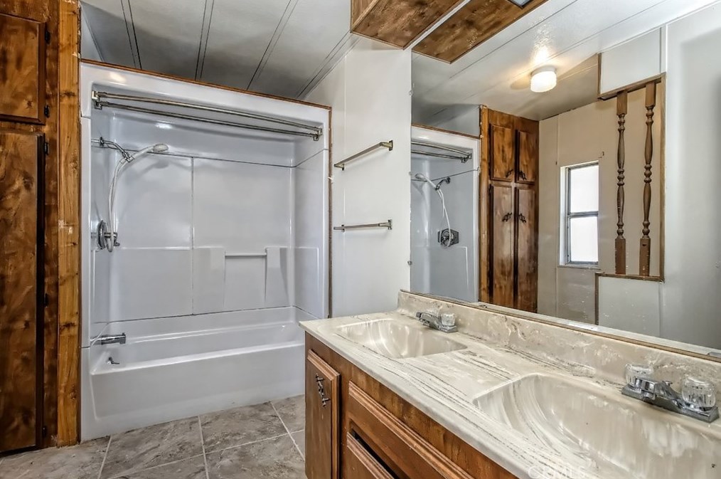 5401 Greasewood Ln, Phelan CA  exterior