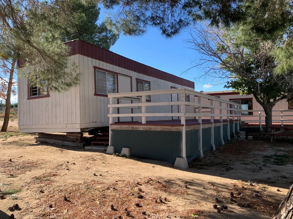 5401 Greasewood Ln, Phelan CA  exterior