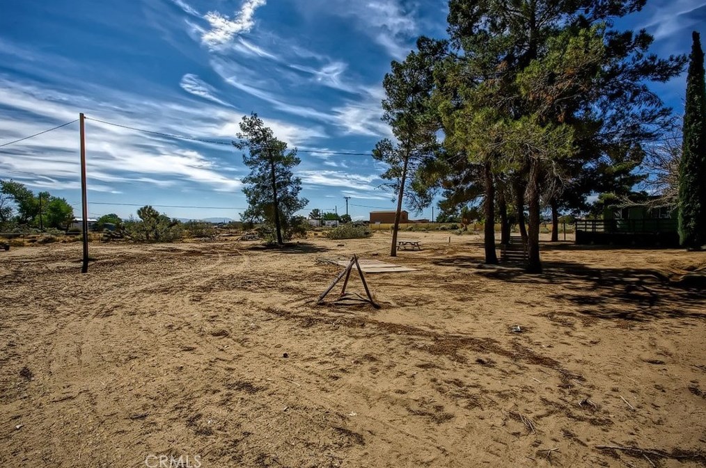 5401 Greasewood Ln, Phelan CA  exterior