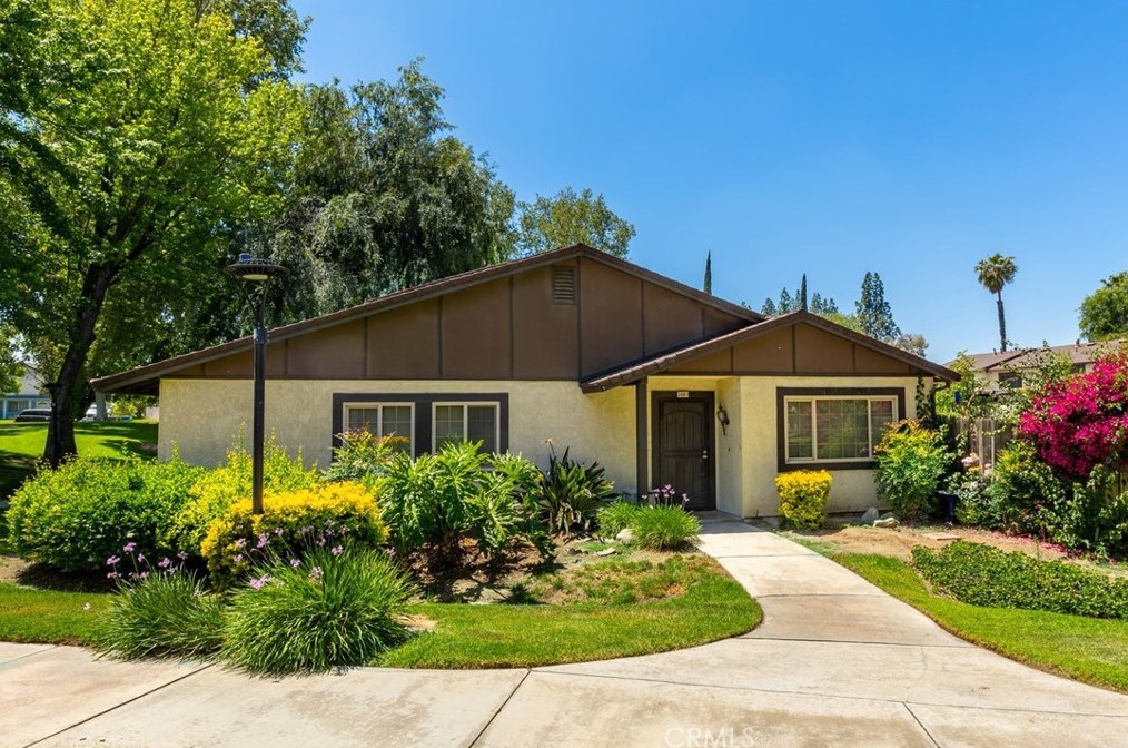 2885 Irving St, Riverside, CA 92504