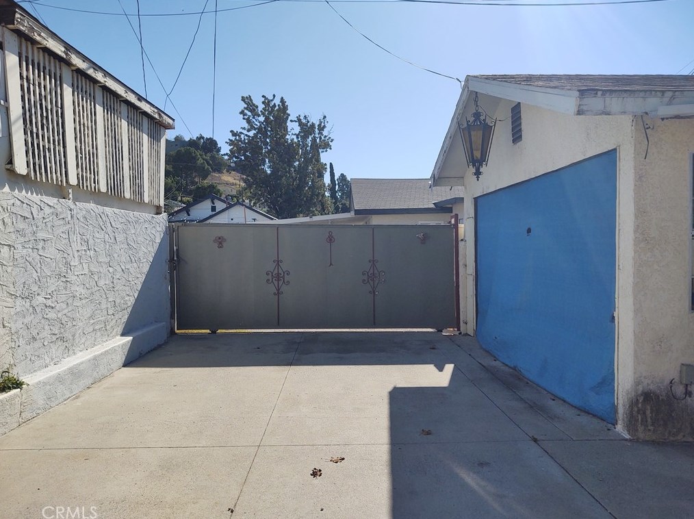 3416 Thorpe Ave, Los Angeles CA  90065-1648 exterior