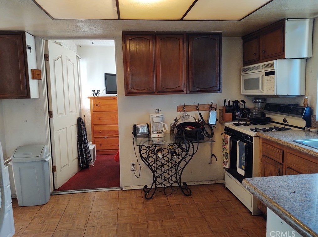 3416 Thorpe Ave, Los Angeles CA  90065-1648 exterior