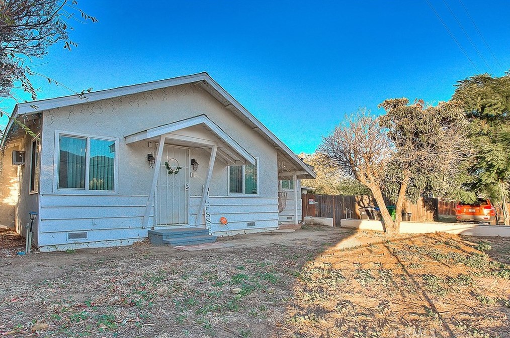 669 Lincoln St, Banning CA  92220-6065 exterior