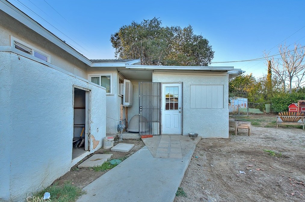 669 Lincoln St, Banning CA  92220-6065 exterior