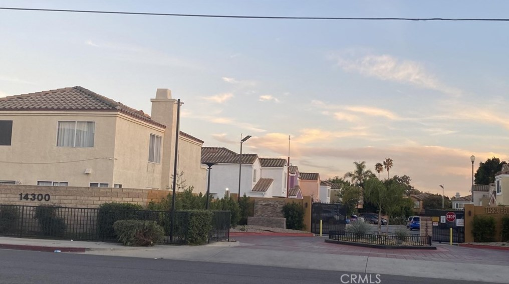 14300 Terra Bella St #12, Van Nuys, CA 91402