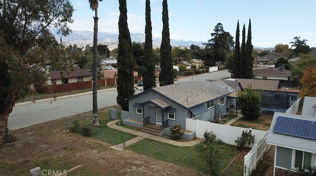 690 Chestnut Ave, Beaumont, CA 92223-2350