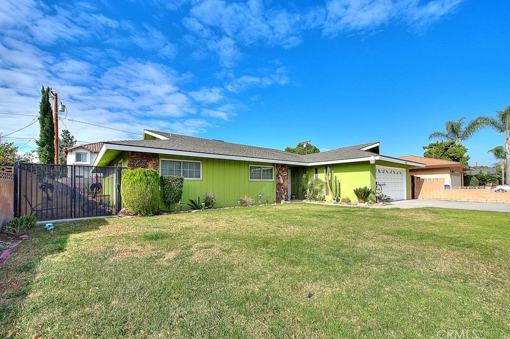 9676 Kempster Ave, Fontana, CA 92335