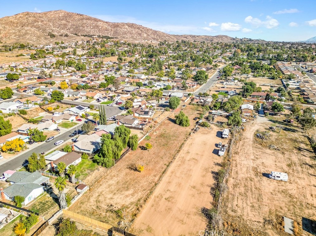 11503 Hubbard St, Moreno Valley CA 92557-5653 exterior