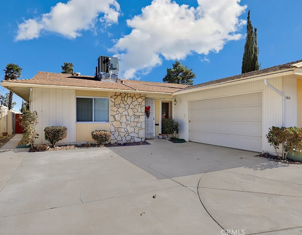 14011 Wimbleton Dr, Victorville, CA 92395