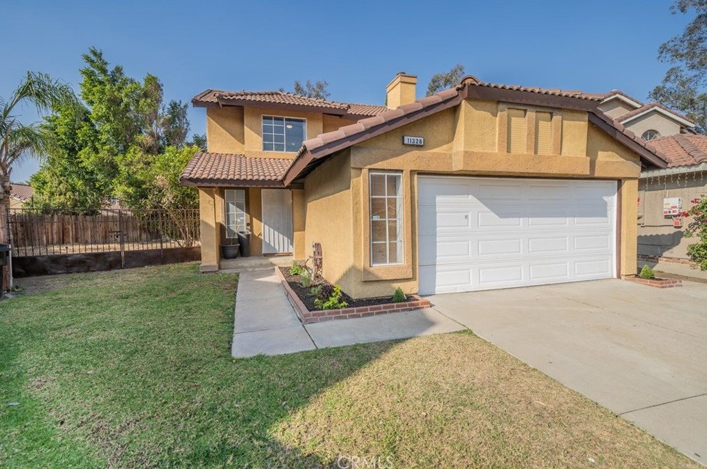 11328 Teak Ln, Fontana, CA 92337
