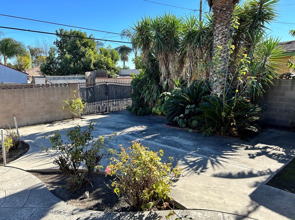 691 S K St, San Bernardino, CA 92410