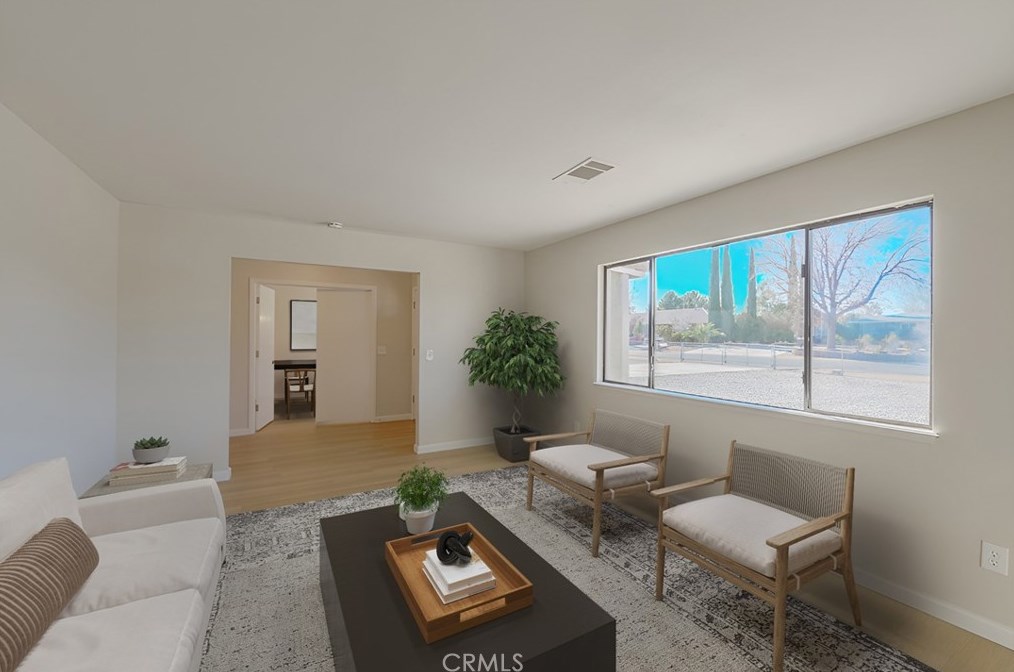 14045 Cronese Rd, Apple Valley CA  92307-5610 exterior