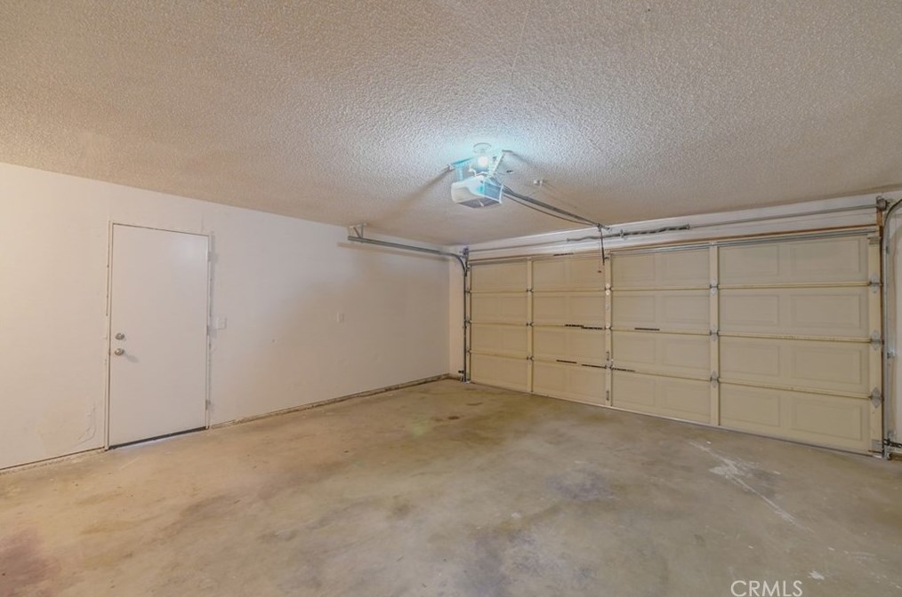 14045 Cronese Rd, Apple Valley CA  92307-5610 exterior