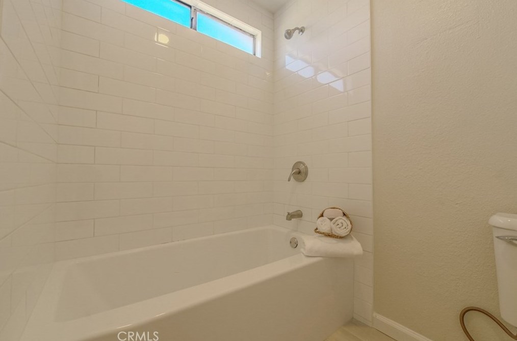 14045 Cronese Rd, Apple Valley CA  92307-5610 exterior