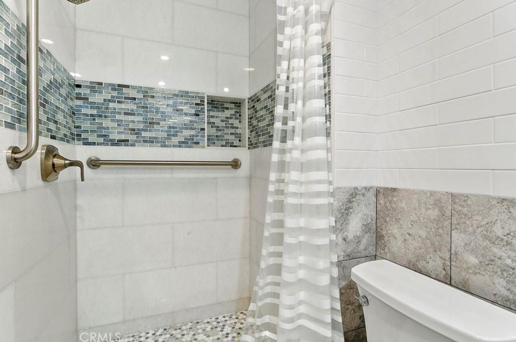 3115 Samoa Pl, Costa Mesa CA  92626-2357 exterior