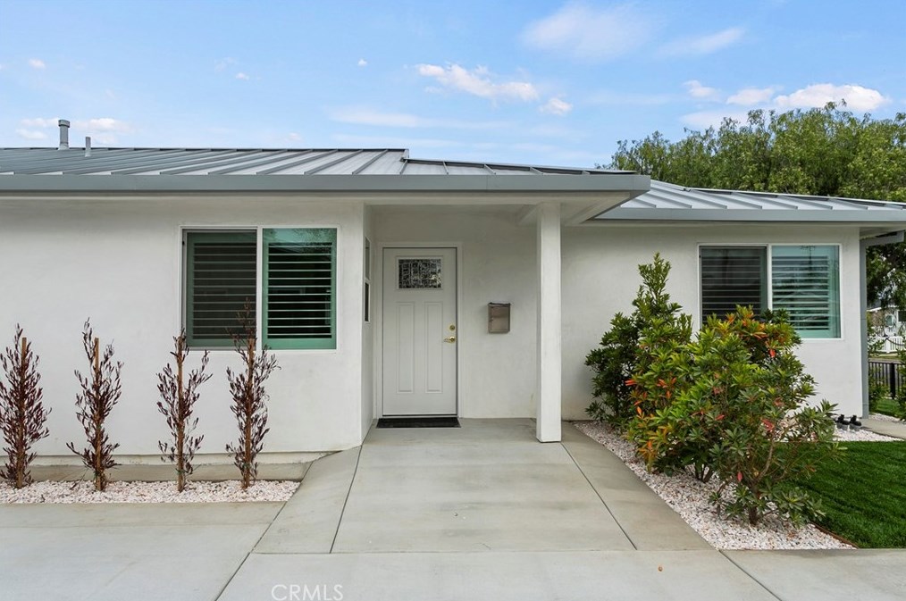 3115 Samoa Pl, Costa Mesa CA  92626-2357 exterior