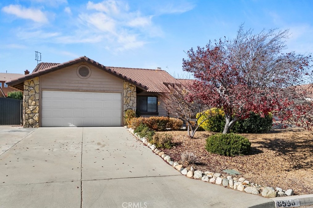 8558 Valley View Dr, Hesperia, CA 92344
