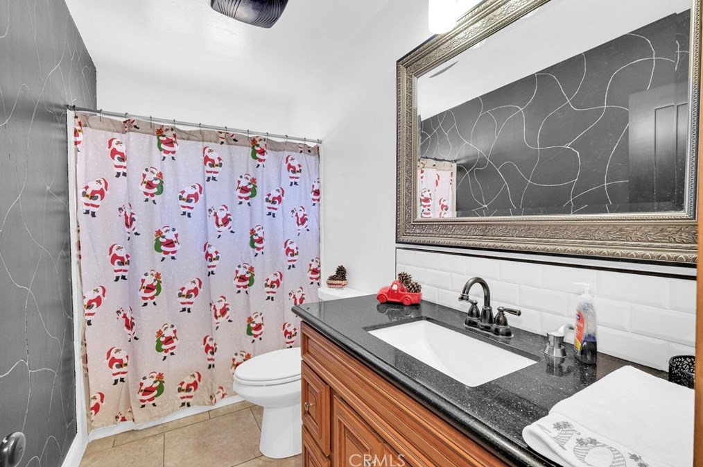 9159 Blanchard Ave, Fontana CA  92335-4806 exterior