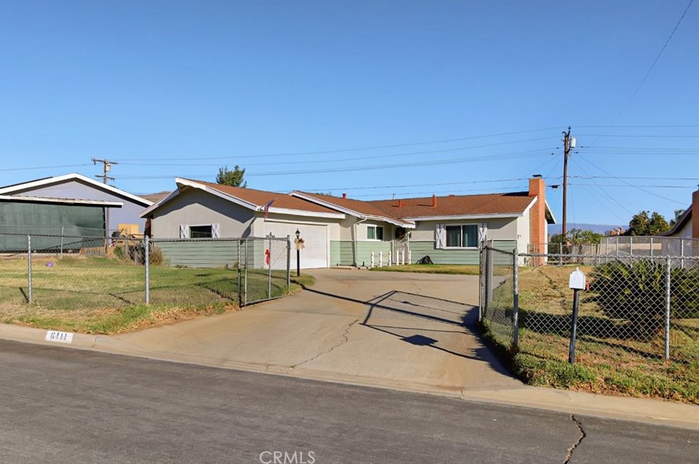 6411 Tournament Dr, Riverside CA  92509-5762 exterior