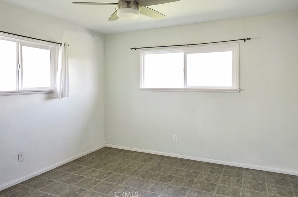 6411 Tournament Dr, Riverside CA  92509-5762 exterior