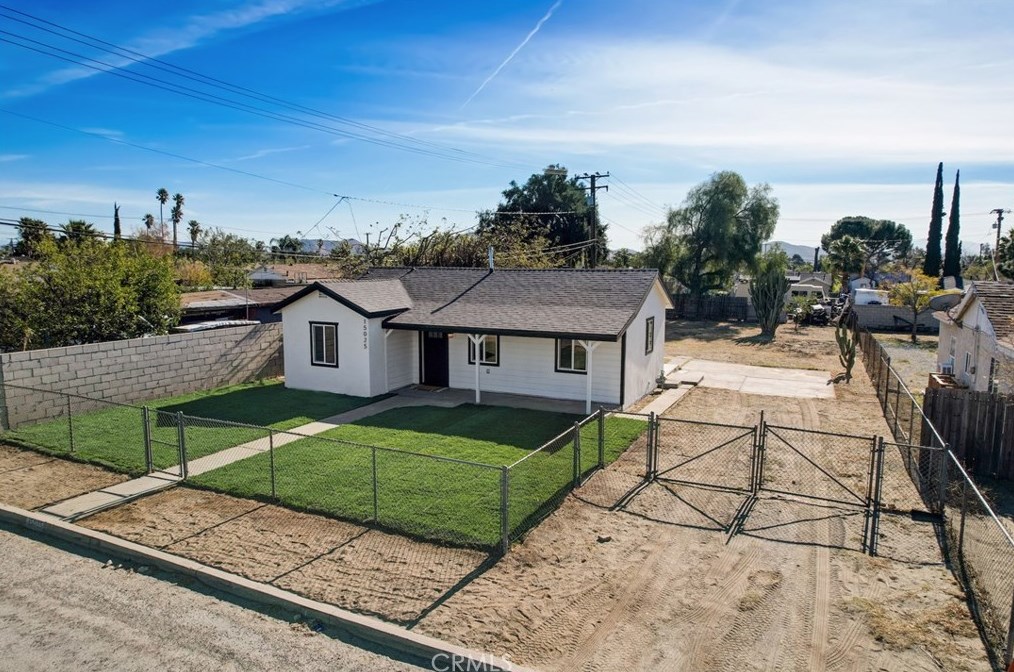 15025 Orchid St, Fontana CA  92335-4225 exterior