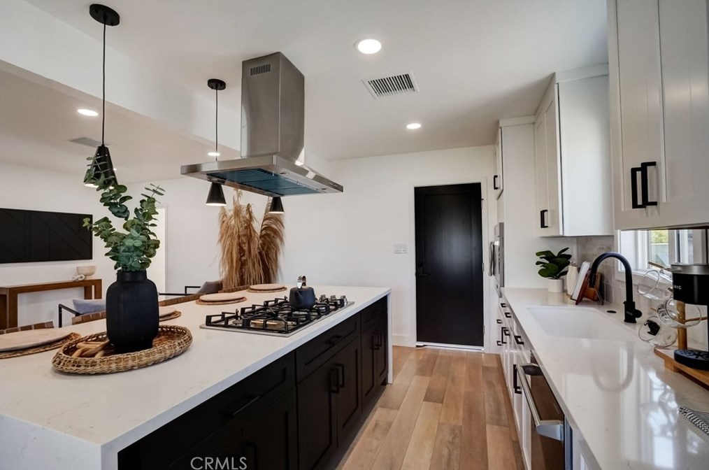 15025 Orchid St, Fontana CA  92335-4225 exterior